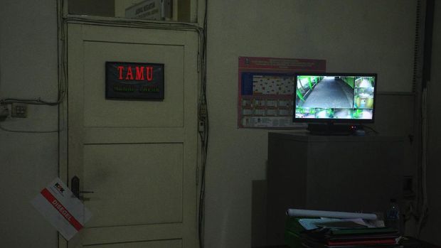  KPK Segel Sejumlah Ruangan di Kantor Pemkab Nganjuk