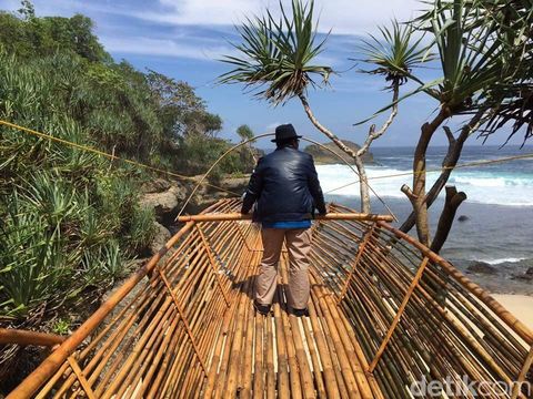 Pantai Ngliyep Malang/
