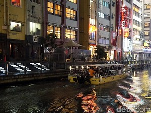 Menyusuri Kanal Dotonbori di Kala Malam, Romantisnya...