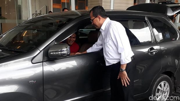 Menhub Budi Karya Sumadi naik taksi online