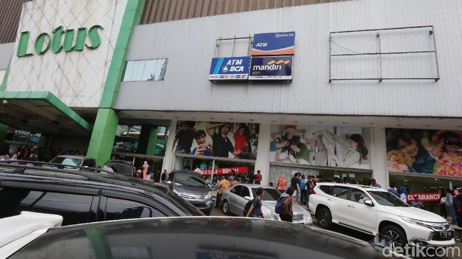 Ritel Ramai-ramai Tutup Gerai Tahun Ini, Ada Apa?