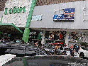 Lotus Tutup Ikuti Sevel, Industri Ritel Masuk Musim Gugur?