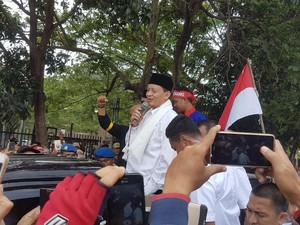 Digaji Rp 300 Ribu per Bulan, Honorer Geruduk Pendopo Banten