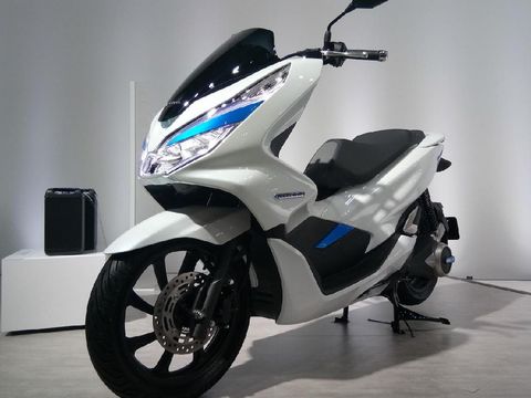 Honda PCX Hybrid.