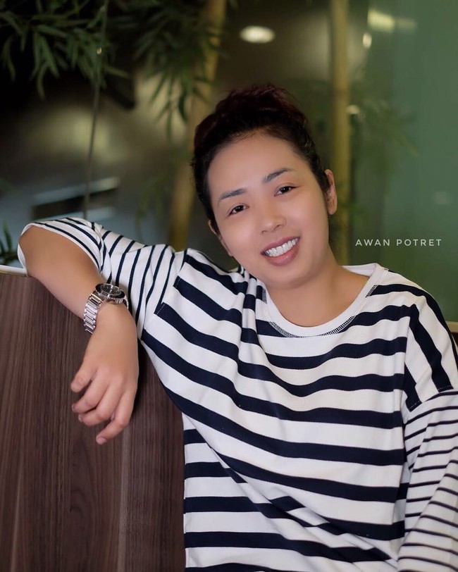 Tanpa makeup, wajah Soimah tampak manglingi. Matanya lebih sipit tanpa makeup mata yang cetar.  Foto: dok. Instagram