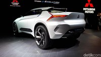 Mitsubishi e-Evolution konsep ini merupakan SUV crossover generasi terbaru dengan bertenaga tinggi. Kehadiran mobil ini menunjukkan wajah baru dari Mitsubishi Motors Corporation (MMC).