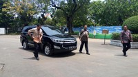 Gubernur DKI Anies Baswedan dan Wagub Sandiaga tiba di Istana siang ini untuk bertemu Presiden Joko Widodo. Keduanya kompak berbatik (Foto: Bagus Prihantoro Nugroho/ detikcom