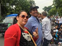 Aksi Wanita Pengemudi Taksi Online Ikut Demo Tolak Aturan Baru