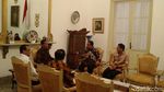 Foto: Tawa Jokowi, Anies, dan Sandiaga di Istana