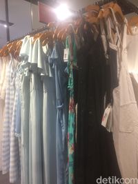 Jeans Hingga Jumpsuits Guess Diskon Hingga 50% di Grand Indonesia