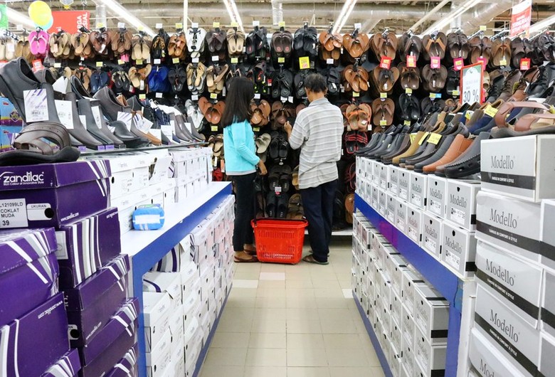  Sandal  dan Sepatu Diskon Sampai 50 di Transmart Carrefour