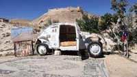 Terletak di dekat Al Shoubak, yakni sebuah benteng abad ke-12 yang disebut Montreal. Beberapa traveler yang berkunjung ke daerah tersebut telah menginap di VW milik Abu Ali (Dok. CNN Travel)   Terletak di dekat Al Shoubak, yakni sebuah benteng abad ke-12 yang disebut Montreal. Beberapa traveler yang berkunjung ke daerah tersebut telah menginap di VW milik Abu Ali (Dok. CNN Travel)