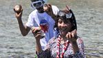 Gaya Susi Snorkeling di Pulau Hatta