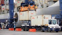 Dipenghujung tahun 2017 diprediksi bakal mencapai 1 juta TEUs (Twenty Foot Equivalent Unit’s) bila mengacu pada throughput bulan Januari sampai dengan Agustus 2017 yang telah mencapai 654.677 TEUs. Foto: dok. TPK Koja