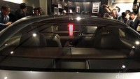 Mobil memiliki dimensi panjang 4.998 mm dan punya tinggi 1.330 mm dengan transmisi otomatis.