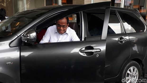 Menhub Budi Karya Sumadi naik taksi online