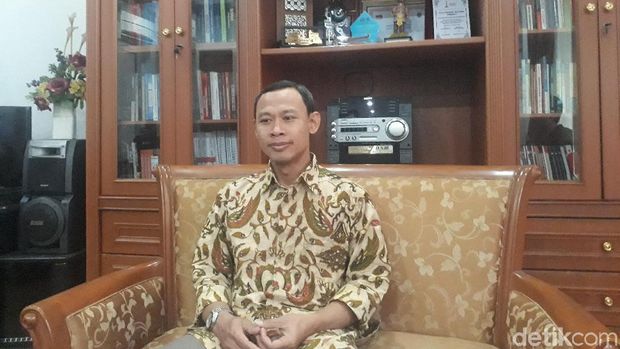 Komisioner KPU Pramono Ubaid