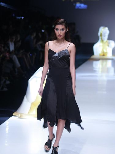 Pertentangan Maskulin-Feminin di Koleksi Terbaru Yosafat Dwi Kurniawan