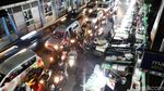 Foto: PKL Meluber ke Jalan, Bikin Macet!