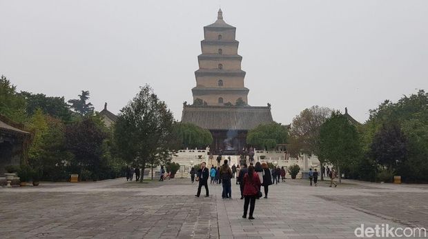 Pagoda ini memiliki tujuh tingkat (Elvan/detikTravel)
