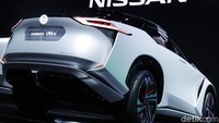 Teknologi IMx adalah versi auto pilot masa depan yang menawarkan operasi mandiri seutuhnya. Saat mode berkendara autopilot dipilih, sistem ini mengarahkan kemudi ke dalam dasbor dan menyandarkan semua kursi, memberikan ruang yang lebih luas kepada pengemudi agar lebih santai dan menikmati perjalanan mereka.