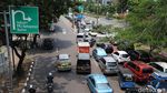 Perlintasan KA Ditutup, Lalin Jalan Angkasa Kemayoran Macet