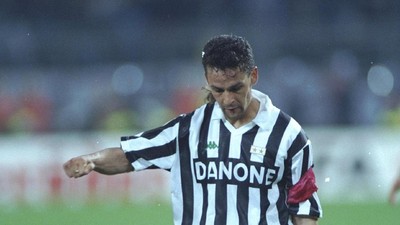 Starting XI Terbaik yang Pernah Membela Juventus dan Milan
