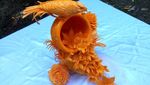 Keren! Labu Kuning Ini Diukir Bentuk Burung Hingga Bunga Cantik