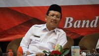 Sekda Pemprov Jabar Iwa Karniwa juga ikut. Foto: Mukhlis Dinillah/detikcom