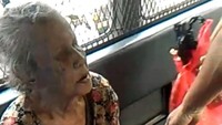 Kondisi Mak Eneng sudah demensia. Ketika selesai makan, Mak Eneng kerap berteriak dirinya lapar dan minta makan lagi.