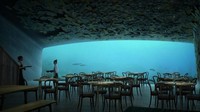 Restoran ini akan bertingkat tiga dan berkapasitas hingga 100 orang. Di luar jam buka, restoran ini akan digunakan sebagai pusat penelitian biologi kelautan dan akan ada pula eksperimen-eksperimen untuk mempelajari perilaku kehidupan laut akibat adanya pergeseran musim (Dok. CNN Style)