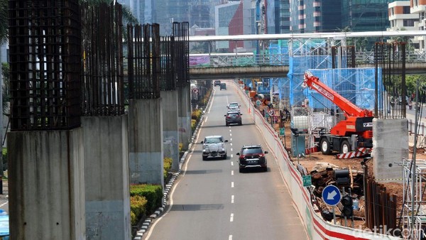 Masa Depan Tiang Bekas Monorel di Tangan Anies
