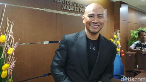 Deddy Corbuzier Sambangi Kantor Ditjen Pajak
