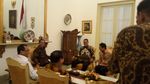 Foto: Tawa Jokowi, Anies, dan Sandiaga di Istana