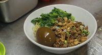 Nyamm! Gurih Kenyal Bakso Isi Telur Asin Ada di Bakso Samjoe