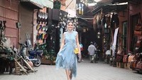 Shandy selalu tampil dengan outfit kece di mana pun. Foto: instagram/shandyaulia