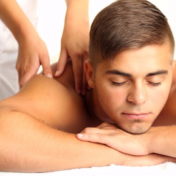 Тайский массаж телом мужчине. Boy massage. Body to body массаж для мужчин. Belly massage boy. Delhi massage Therapy отзывы.