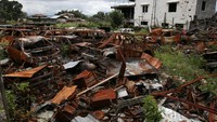 Selain bangunan, ada juga kendaraan-kendaraan yang rusak di Marawi.