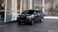 Budi yang meluncur dari kawasan Jakarta Selatan, tiba di lokasi sekitar pukul 10.00 WIB. Budi datang dengan menggunakan salah satu operator taksi online, Go-Car. Budi Karya menunggangi minibus hitam bernomor polisi B1697PYS.