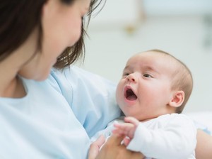 Manfaat Membacakan Cerita dengan Nyaring untuk Bayi
