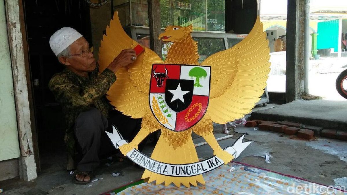 Semboyan bhinneka tunggal ika menggunakan bahasa