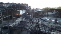 Pabrik yang terbakar ini milik PT Panca Buana Cahaya Sukses yang berlokasi di Jl Raya SMPN 1 Kosambi, Desa Belimbing