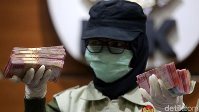 Dipimpin Basaria, Penyidik Perempuan KPK Bongkar Suap Bupati Nganjuk