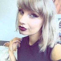 Netizen pun histeris karena kemiripannya dengan Taylor Swift yang plek-plekan. 0hmygod ! Are you taylor swift? tulis netizen. Foto: dok. Instagram