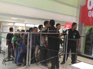 Mau Beli Sepatu Diskon di Lotus, Anda Cuma Punya Waktu 10 Menit!
