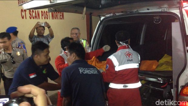 Jenazah korban ledakan pabrik petasan tiba di RS Polri