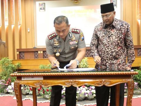 Penandatanganan MoU penanganan permasalahan dana desa