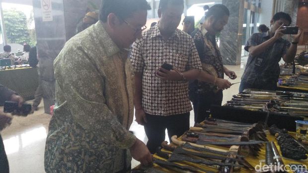 Fadli Zon dan koleksi kerisnya