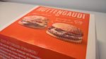 Wow, Pria Ini Mengoleksi Hampir 500 Kotak Burger dari Seluruh Dunia!