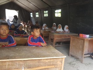 Siswa SD di Serang Belajar di Tenda hingga Bangunan Baru Jadi
